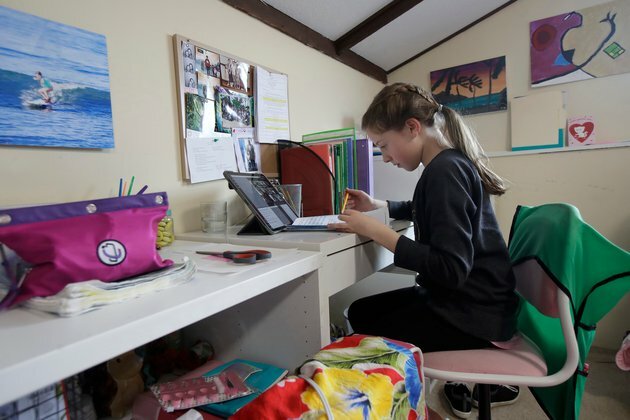 High-Schoolers Arrange Free Tutoring for Hundreds