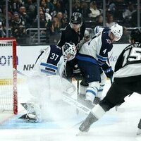 Darcy Kuemper shuts out Jets in Kings' first home win