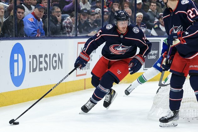 Surging Blue Jackets take on slumping Blues