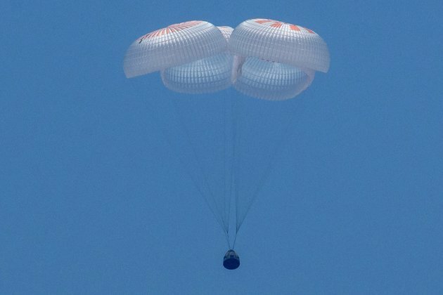 SpaceX&#039;s all-civilian Inspiration4 mission splashes down off Florida