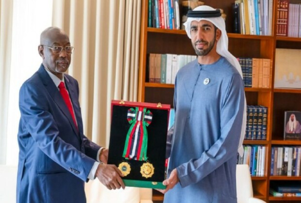 UAE President confers First Class Medal of Independence on Ambassador of Chad