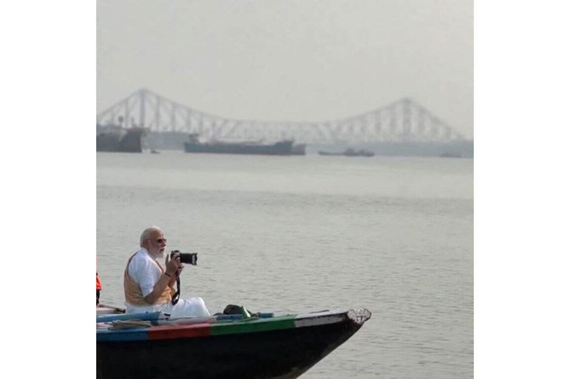 "Saw it from Hooghly river": PM Modi admires Howrah Bridge amid boat ride