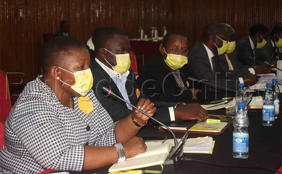 Ssaabawandiisi w'ekibiina kya Nrm Justine Kasule Lumumba ng'ayogera mu lukung'aana lwa NRM Ssaabawandiisi w'ekibiina kya Nrm Justine Kasule Lumumba ng'ayogera mu lukung'aana lwa NRM