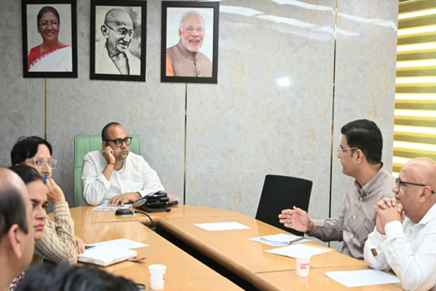 Delhi IT Minister emphasizes for regular update of various Delhi Government websites