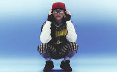 Billie Eilish: Plant-based menu halves food emissions at Manchester gigs