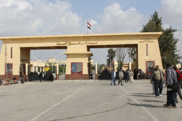 Five heavy equipment vehicles enter Gaza Strip through Rafah Crossing for first time