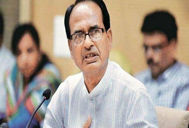 MP CM urges officials to improve drinking water situation at grassroot level