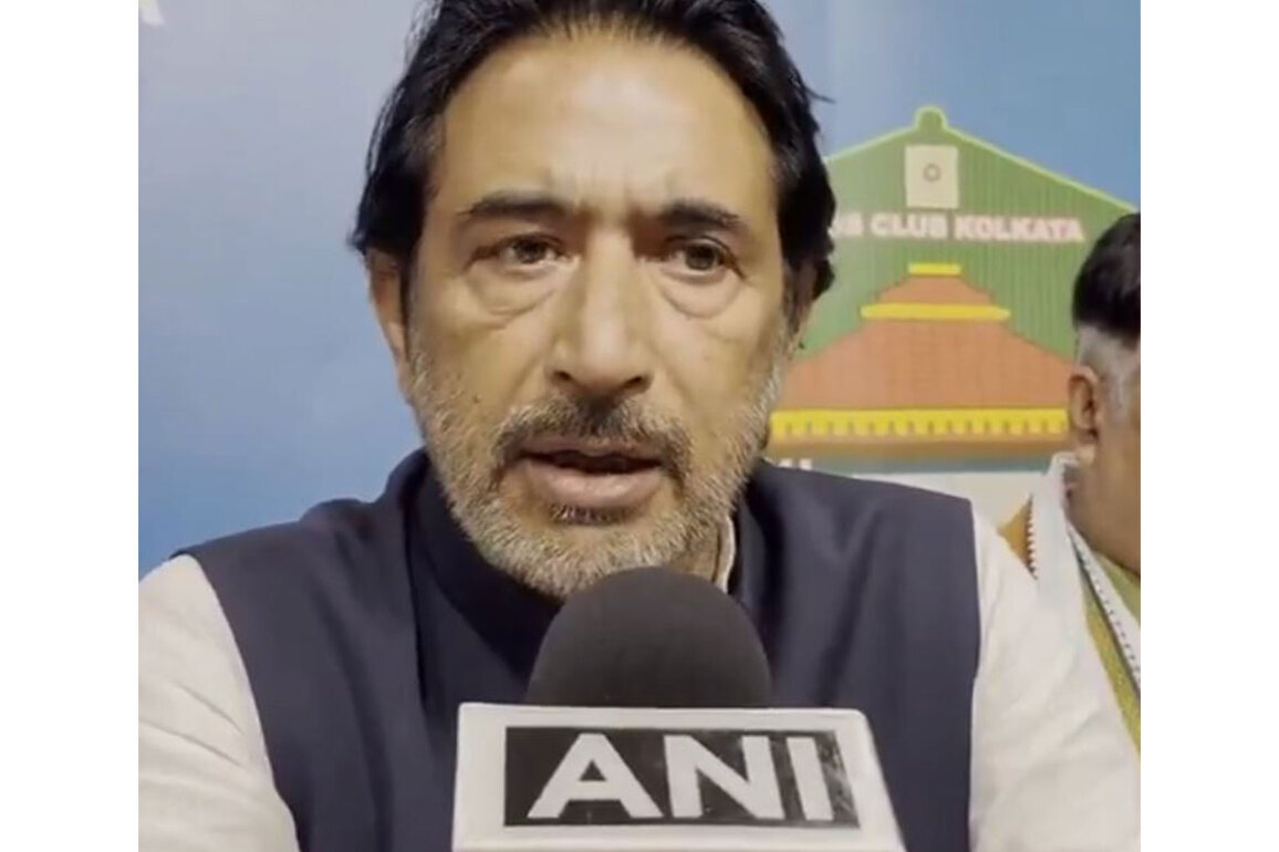 Bengal's tug-of-war: Congress and AIMIM pitch for a 'third way' amid poll fever