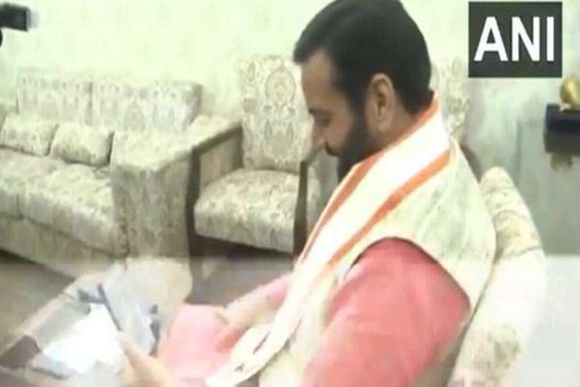 Haryana CM Nayab Singh Saini congratulates HBSE 12th toppers over video call