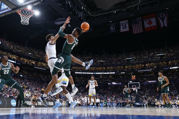 Tyson Walker powers No. 7 Michigan St. past No. 2 Marquette