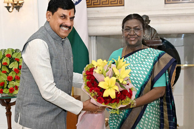MP CM Mohan Yadav calls on President Droupadi Murmu, invites her to state