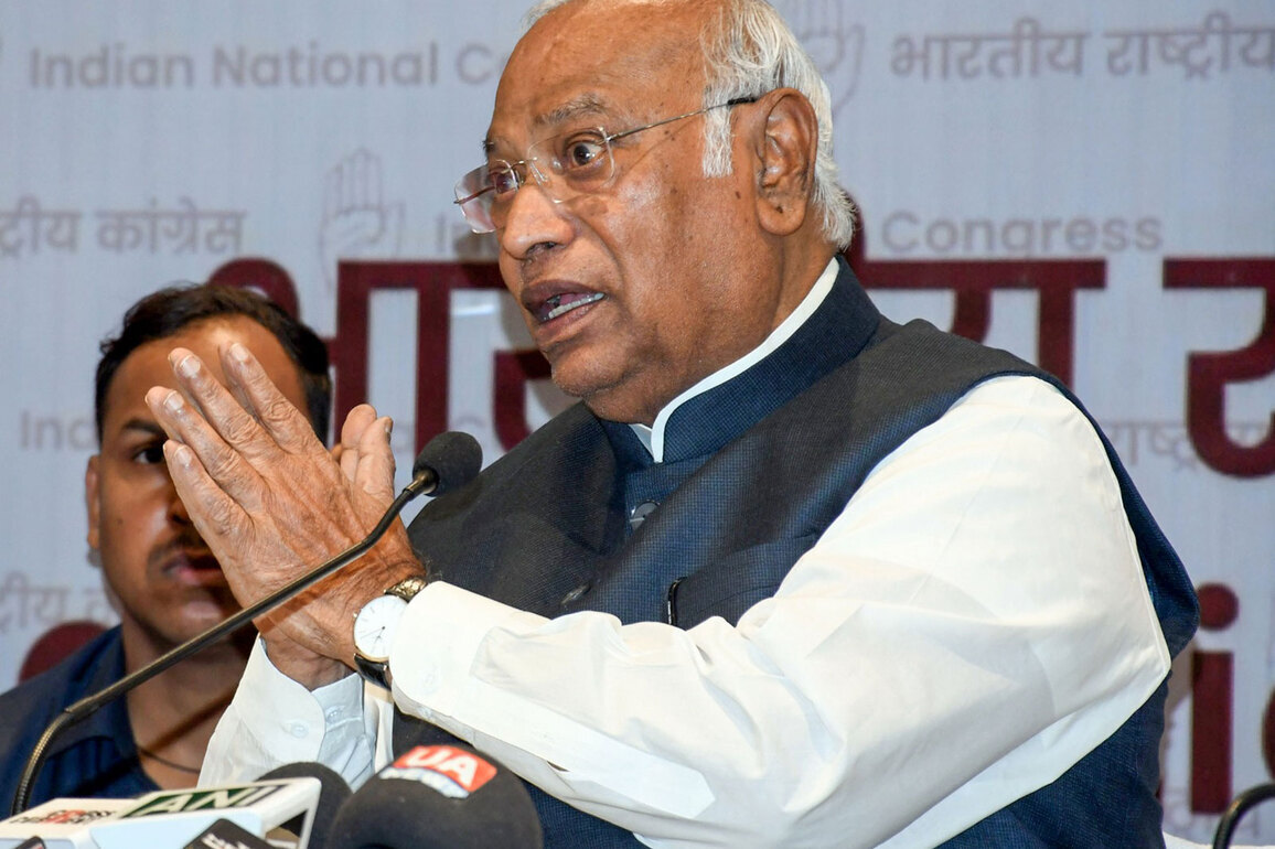 "Gave India its moral, Constitutional soul": Mallikarjun Kharge pays tribute to BR Ambedkar on his 135th birth anniversary