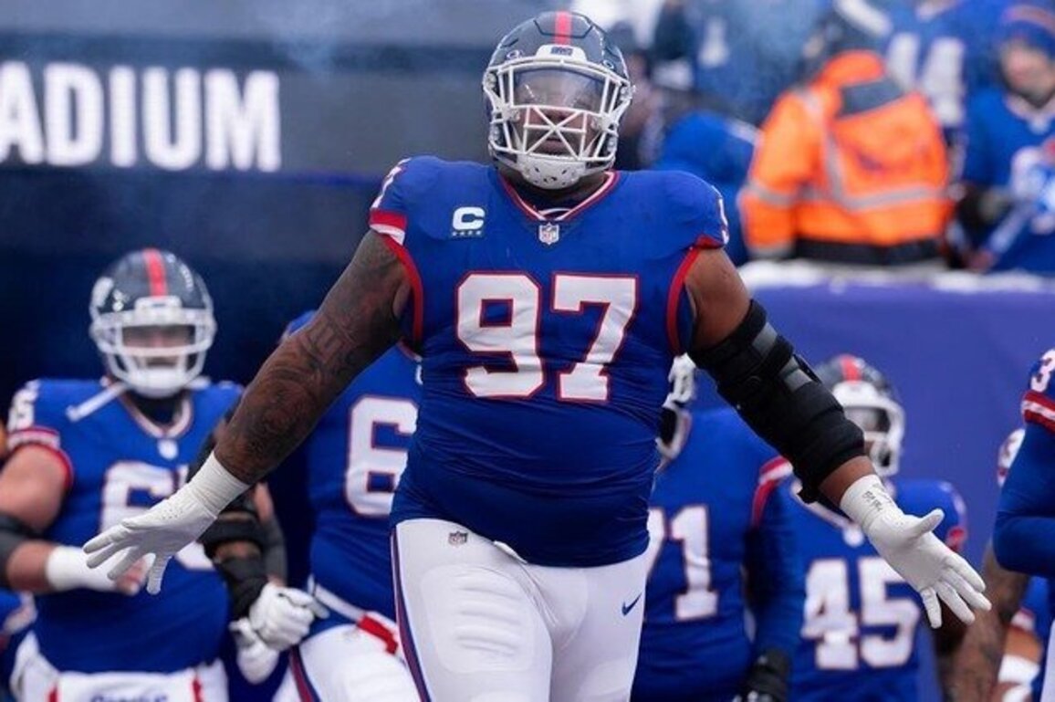 Giants release unofficial depth chart for Week 17 at Raiders.