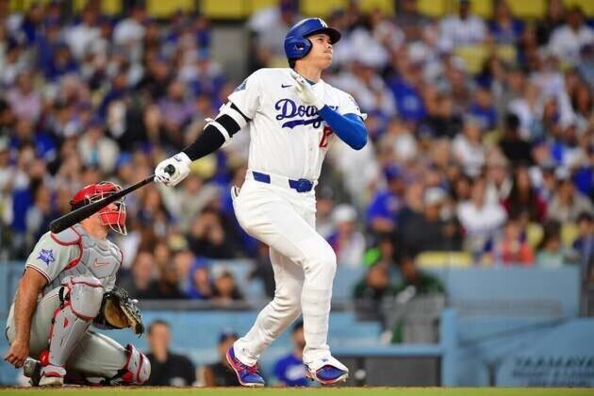 Four solo shots, Justin Wrobleski's pitching lift Dodgers past Phils