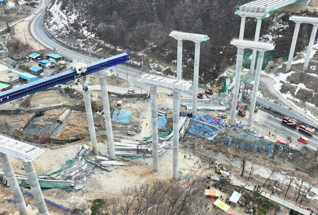 2 Chinese nationals among 4 dead in South Korea bridge collapse