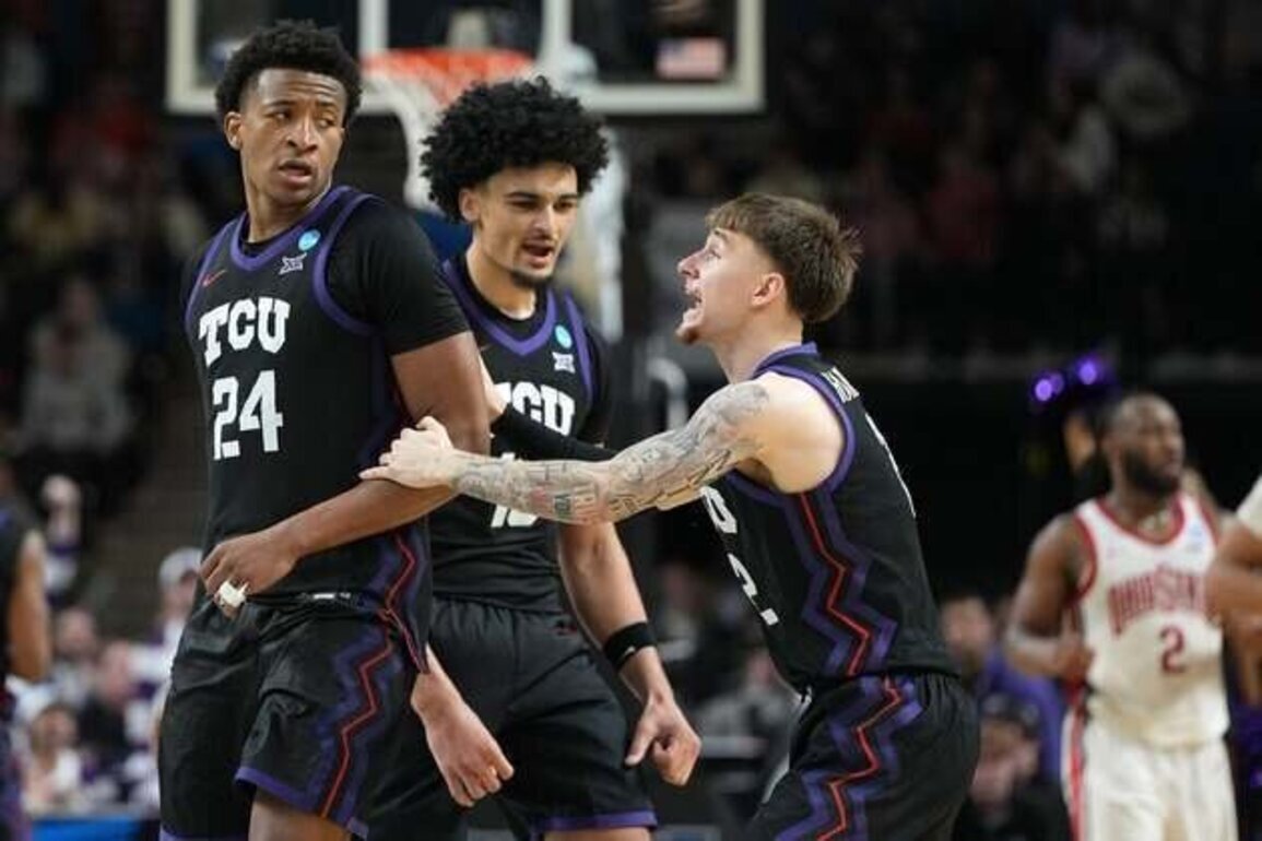 Xavier Edmonds breaks late deadlock, lifts TCU over Ohio State