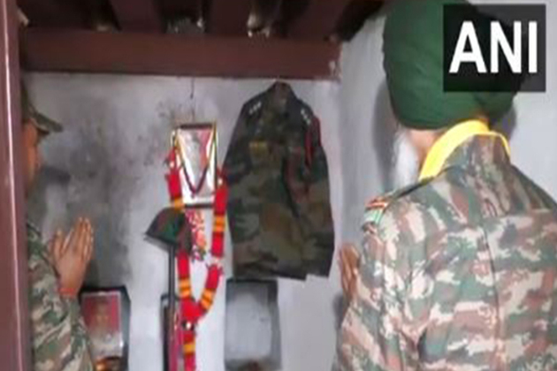 J-K: Balnoi Battalion and BSF hold ceremonial uniform change at temple honouring Captain Satish Khera