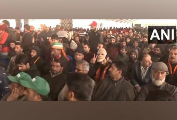 Hundreds throng Srinagar's Bakshi stadium to attend PM Modi's rally during his Kashmir visit