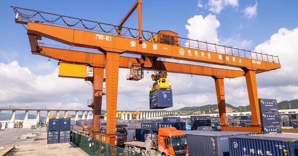 Dry ports deliver Chinese inland goods more efficiently to int'l market