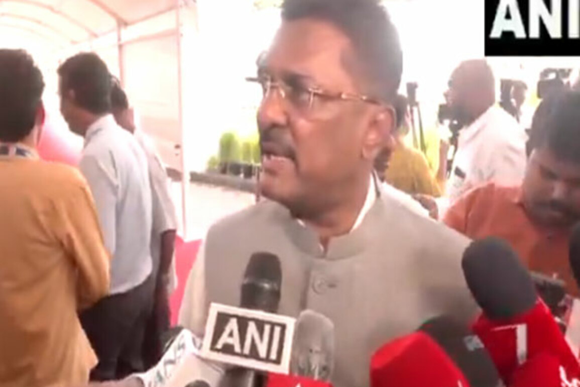 "If a vehicle comes on any road illegally, we'll get it seized with full force": Maharashtra Transport Minister Pratap Sarnaik on illegal bike-taxis