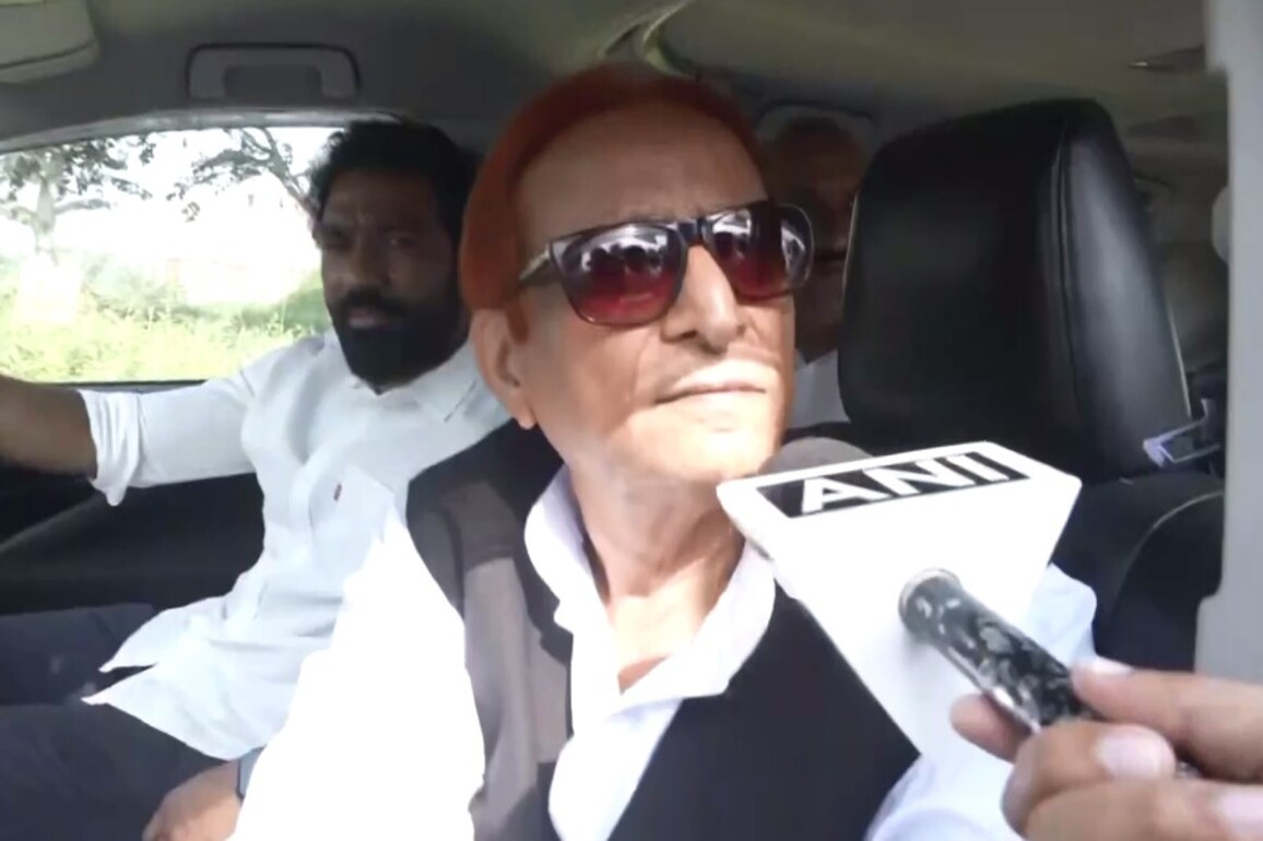 "Thanks to everyone": SP leader Azam Khan after being released from Sitapur Jail