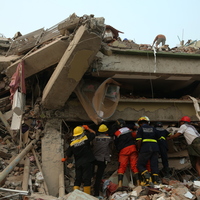 (SpotNews)MYANMAR-MANDALAY-EARTHQUAKE-RELIEF AND RESCUE