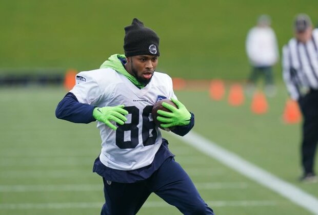 Seahawks Re-Sign WR Easop Winston