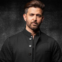 Krrish 4: Hrithik's directorial debut announcement leaves his girlfriend Saba, sister Sunaina excited