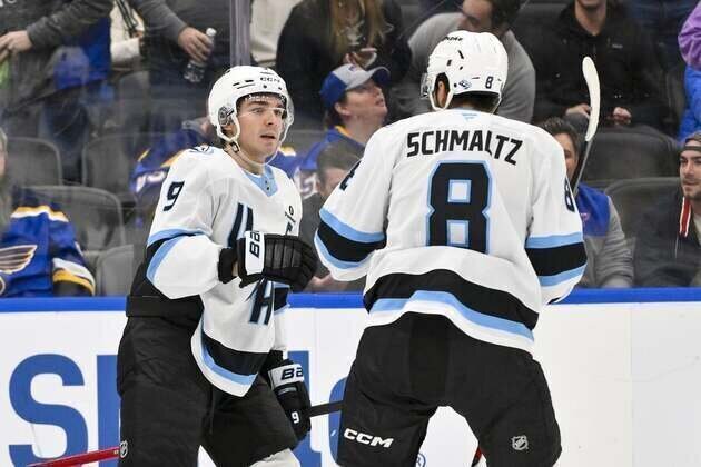 Contending Mammoth out to avoid sweep by Blackhawks