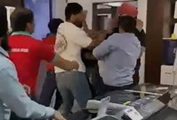 Scuffle breaks out at Delhi store over iPhone 15