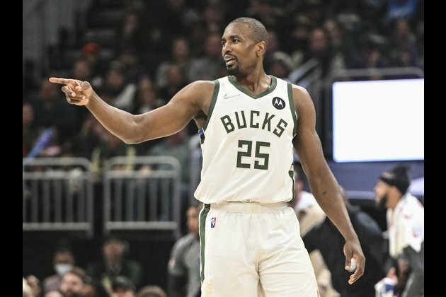 Report: Bucks signing C Serge Ibaka to 1-year deal
