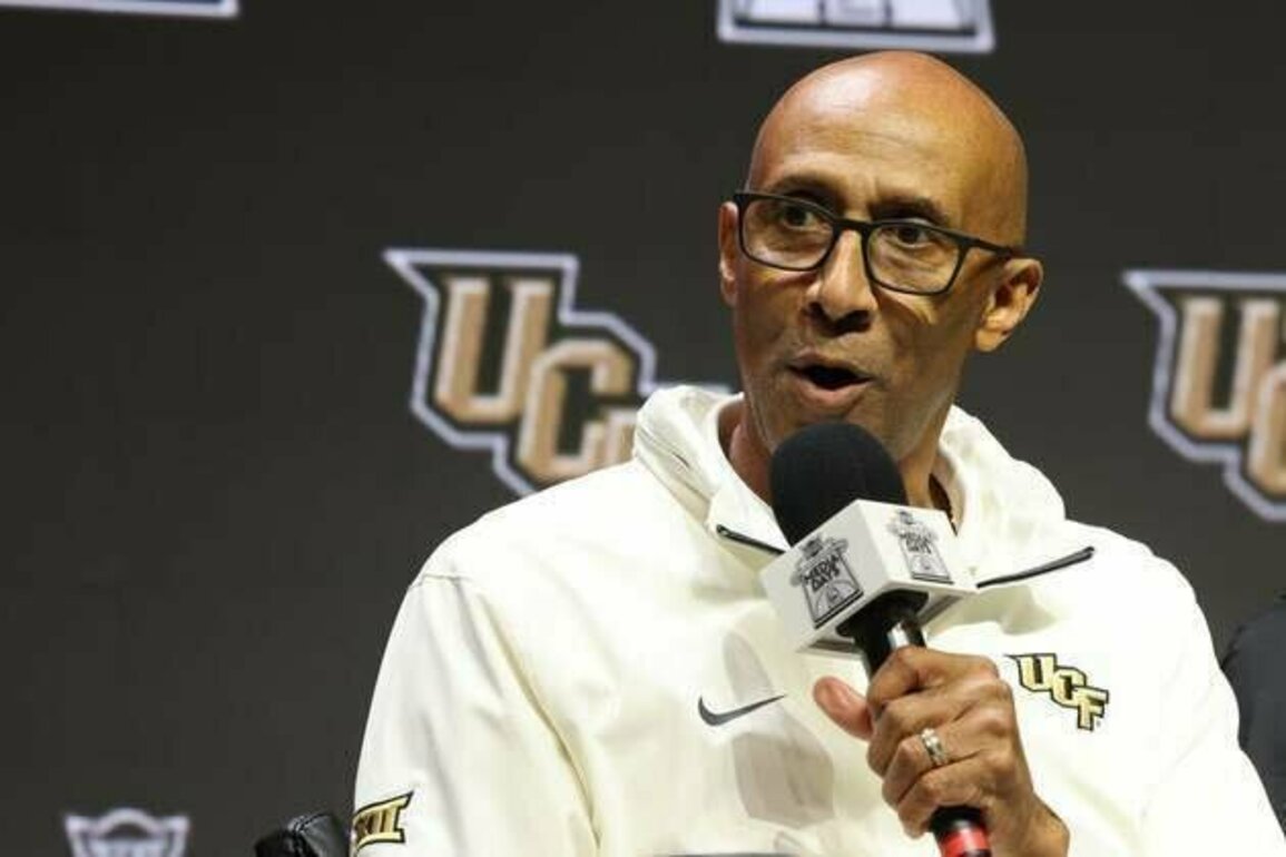 Jamichael Stillwell stuffs statsheet as UCF holds off Oakland