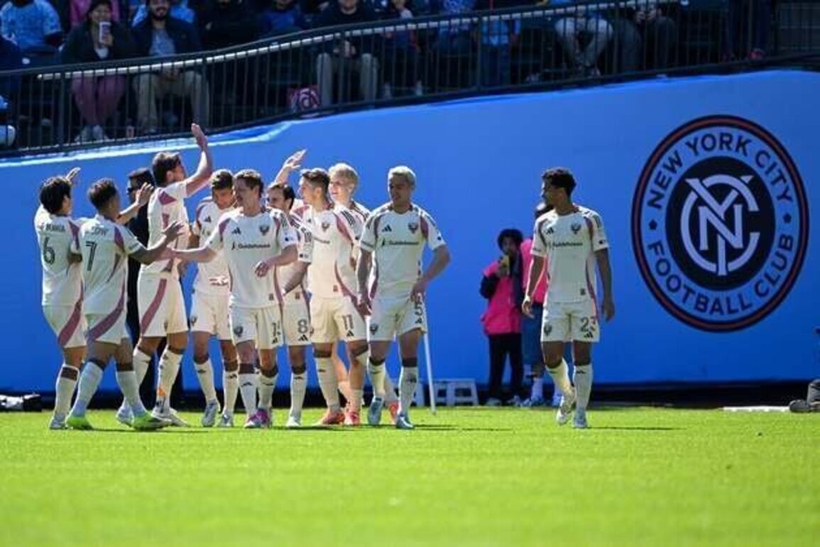 Louis Munteanu's brace lifts D.C. United past sliding NYCFC