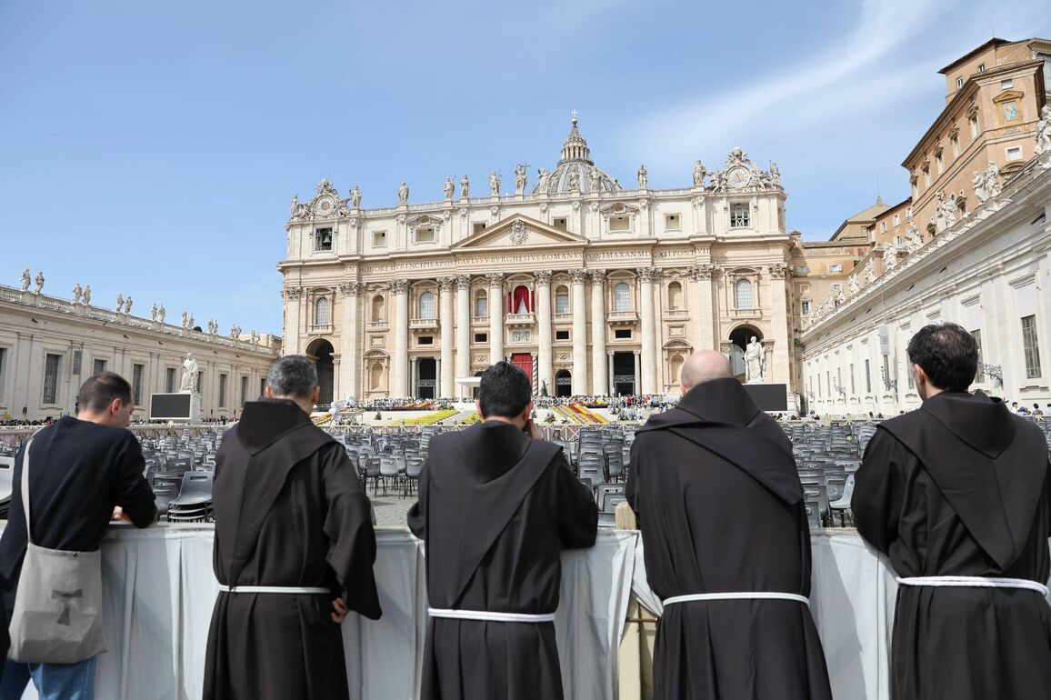 VATICAN-POPE FRANCIS-PASSING AWAY-MOURNING