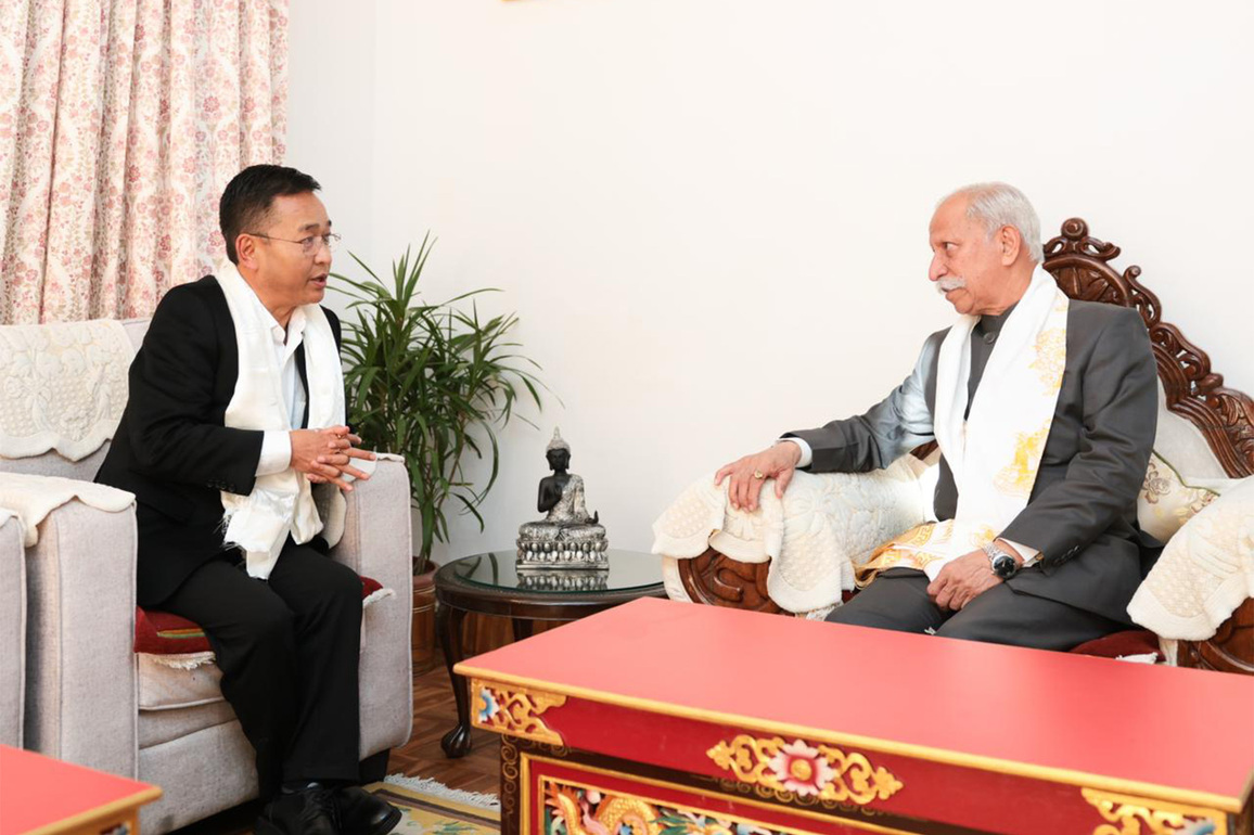 Sikkim CMi Prem Singh Tamang calls on Arunachal Governer during 2-day visit to Gangtok
