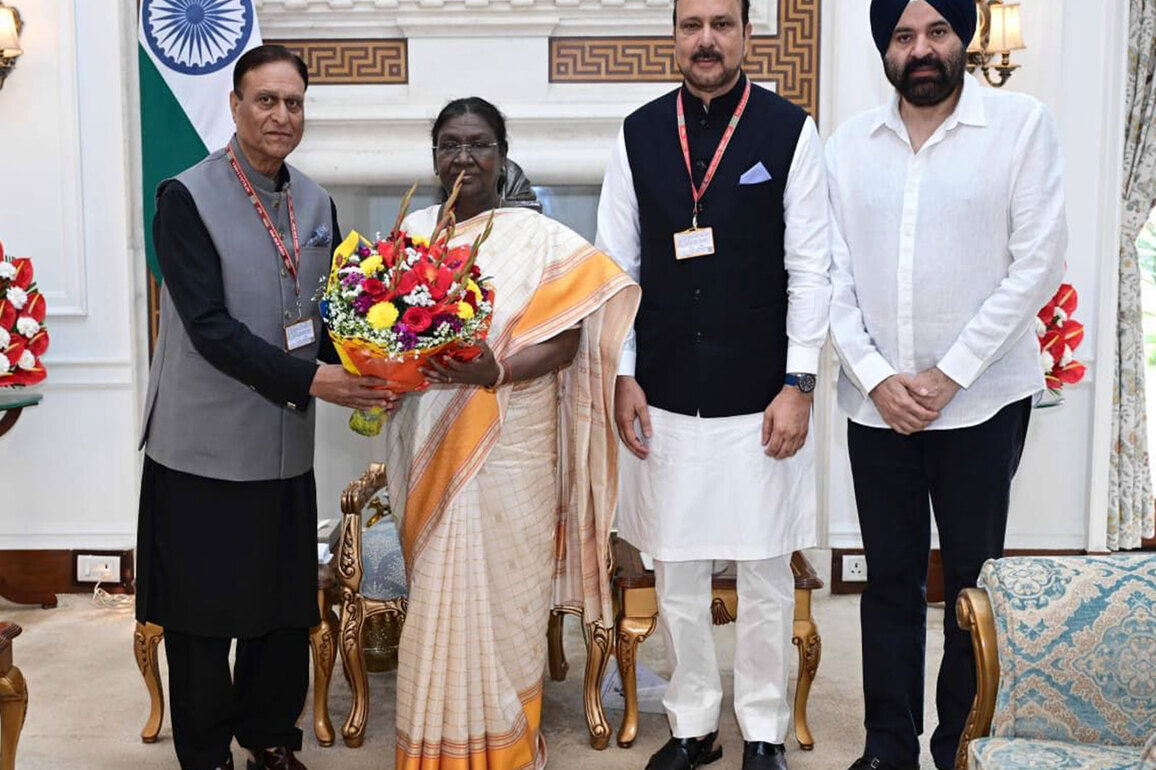 NC MPs meet President Murmu, press for Jammu Kashmir statehood
