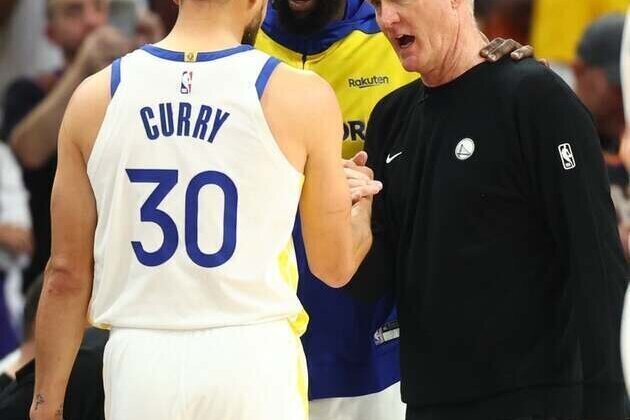 Reports: Steve Kerr discussing coaching future with team brass