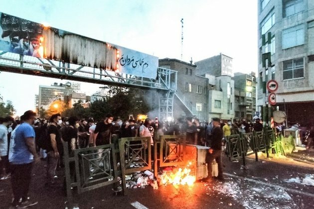 US lifts part of Iran sanctions
