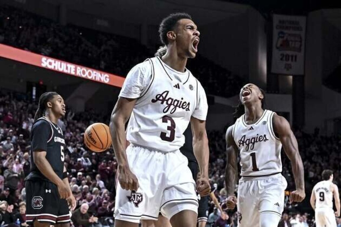 Texas A&M goes the long route to top South Carolina