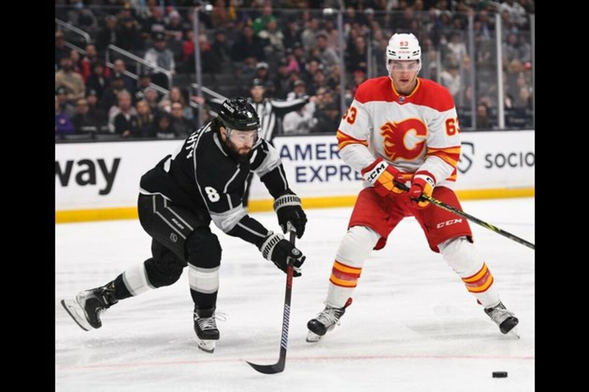 Adrian Kempe's 3-point game powers Kings past Flames