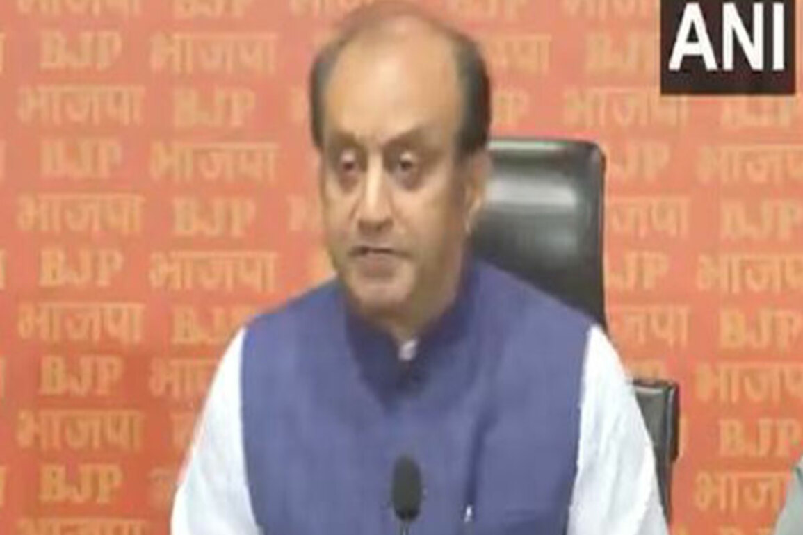 "Question is of morality": Sudhanshu Trivedi on Congress' internal allegations made against Nehru-Gandhi family