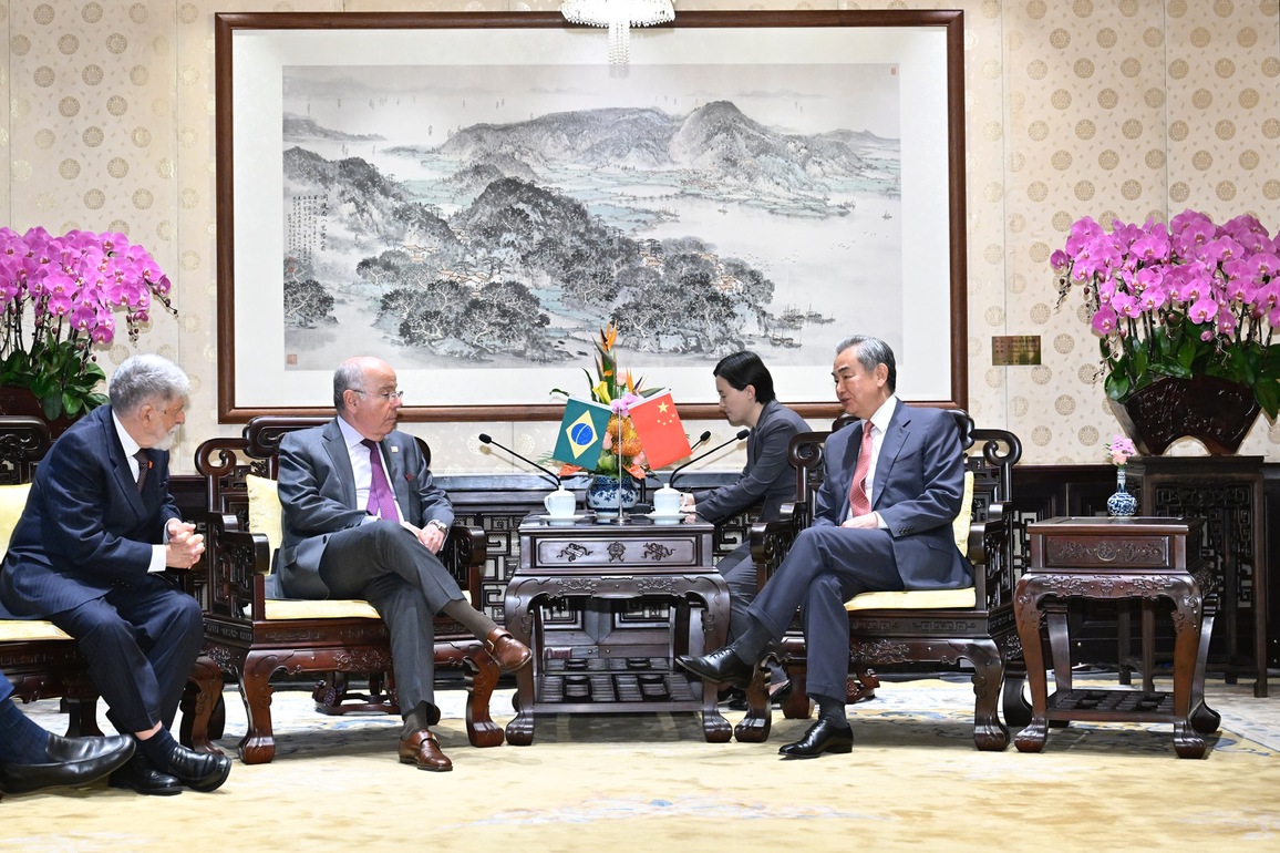 CHINA-BEIJING-WANG YI-BRAZIL-MEETING (CN)