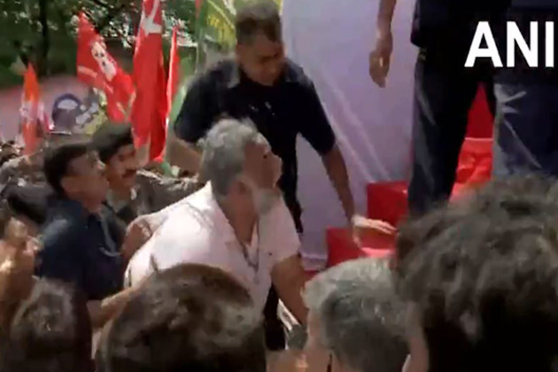 Bihar: Kanhaiya Kumar, Pappu Yadav snubbed by security from boarding Rahul Gandhi's van during Mahagathbandhan protest