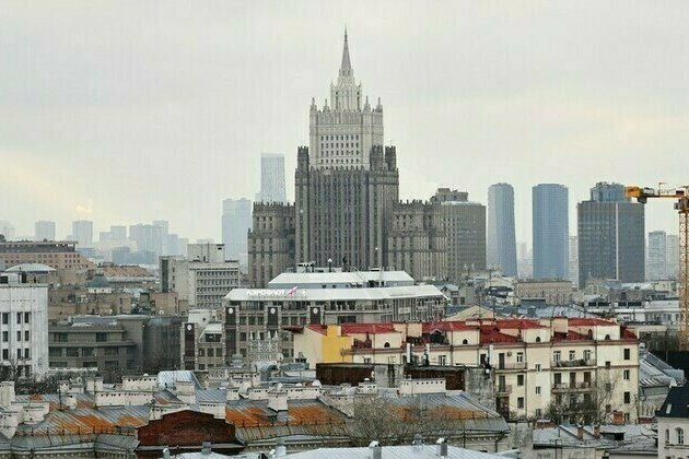 Paris whispers about mending ties with Moscow  Lavrov