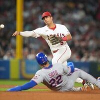 Angels walk off Mets in 10th, halt 7-game skid