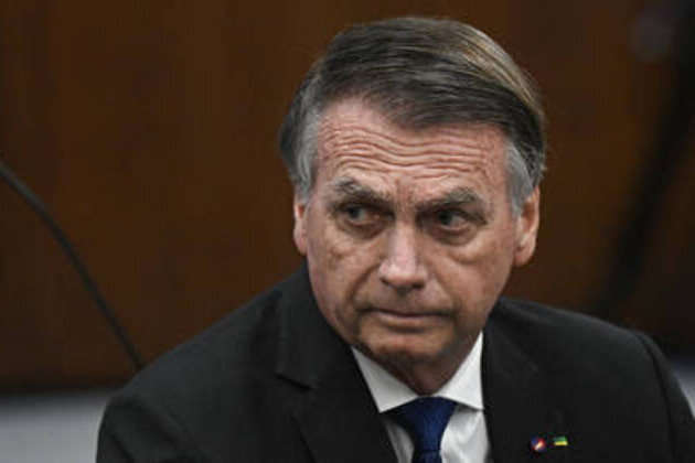 Lightning strikes pro-Bolsonaro rally in Brazil