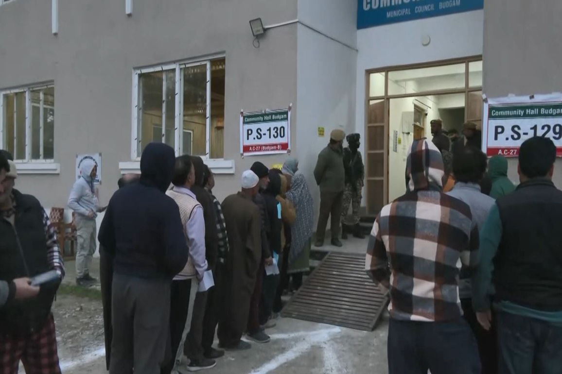 Bypolls: Mizoram's Dampa records healthy turnout of 18.38% while J-K's Budgam records sluggish turnout of 9.36%