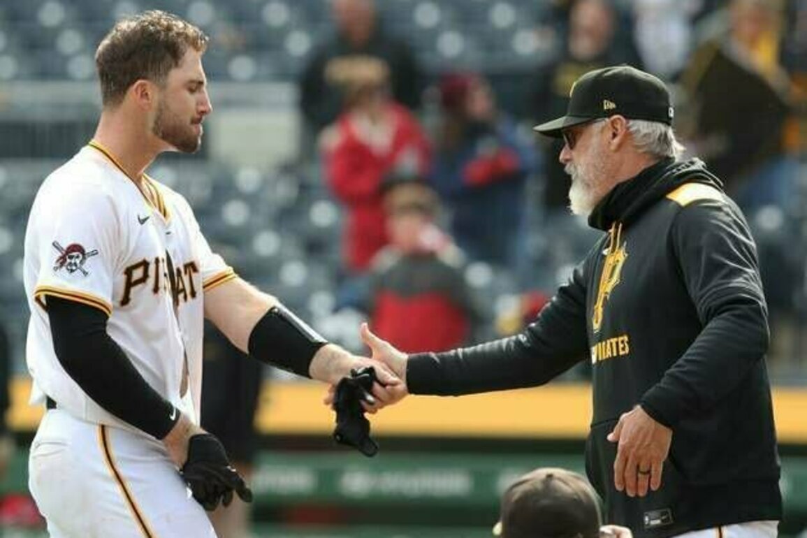 Pirates clip Cardinals on walk-off hit in 13th inning