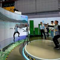 Chinese urbanites fit workouts into busy schedule