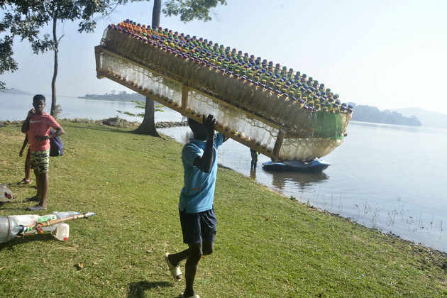 UGANDA-WAKISO-RECYCLED PLASTIC BOAT RACE-WATER PROTECTION